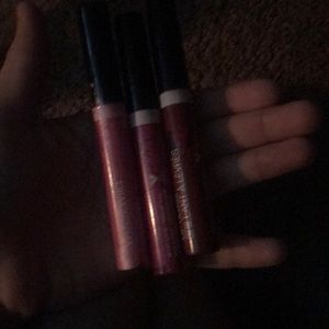 I’m selling lip gloss